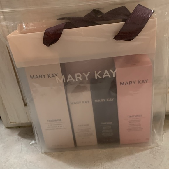 Mary Kay Time Wise Miracle Set Normal to Dry skin NIB - Picture 13 of 14